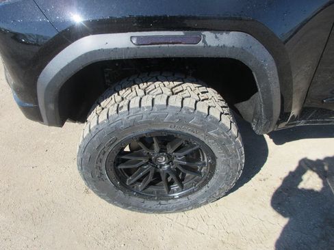 New 2026 GMC Canyon AT4 w/ Technology Plus Package AWD/4WD image 13