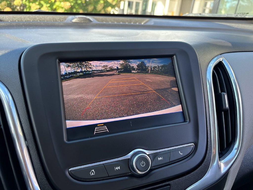 Used 2020 Chevrolet Equinox LS FWD image 19