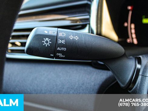 Used 2025 Toyota Camry LE image 27