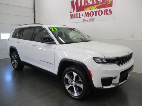 Used 2023 Jeep Grand Cherokee L Limited w/ Luxury Tech Group II AWD/4WD image 1