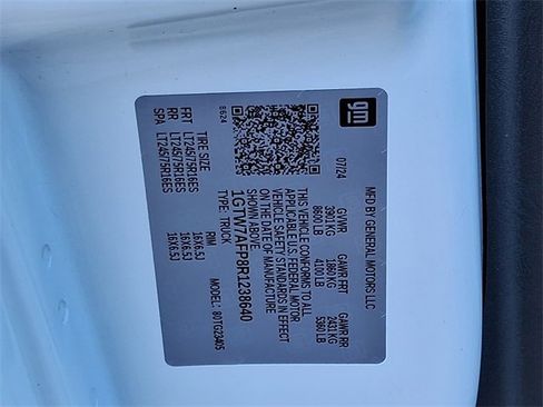 Used 2024 GMC Savana 2500 w/ Driver Convenience Package image 26