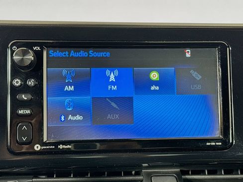 Used 2018 Toyota C-HR XLE FWD image 29