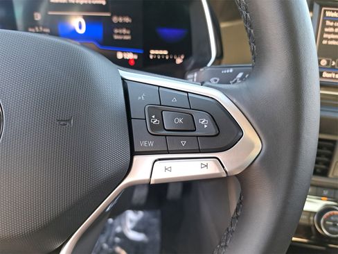 Used 2022 Volkswagen Jetta SE image 17