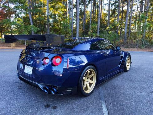Used 2014 Nissan GT-R Premium image 4
