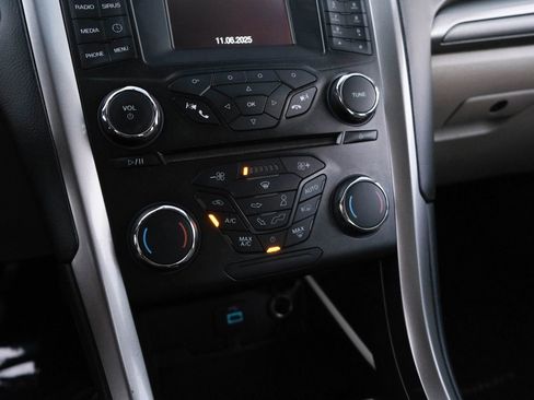 Used 2018 Ford Fusion SE image 38