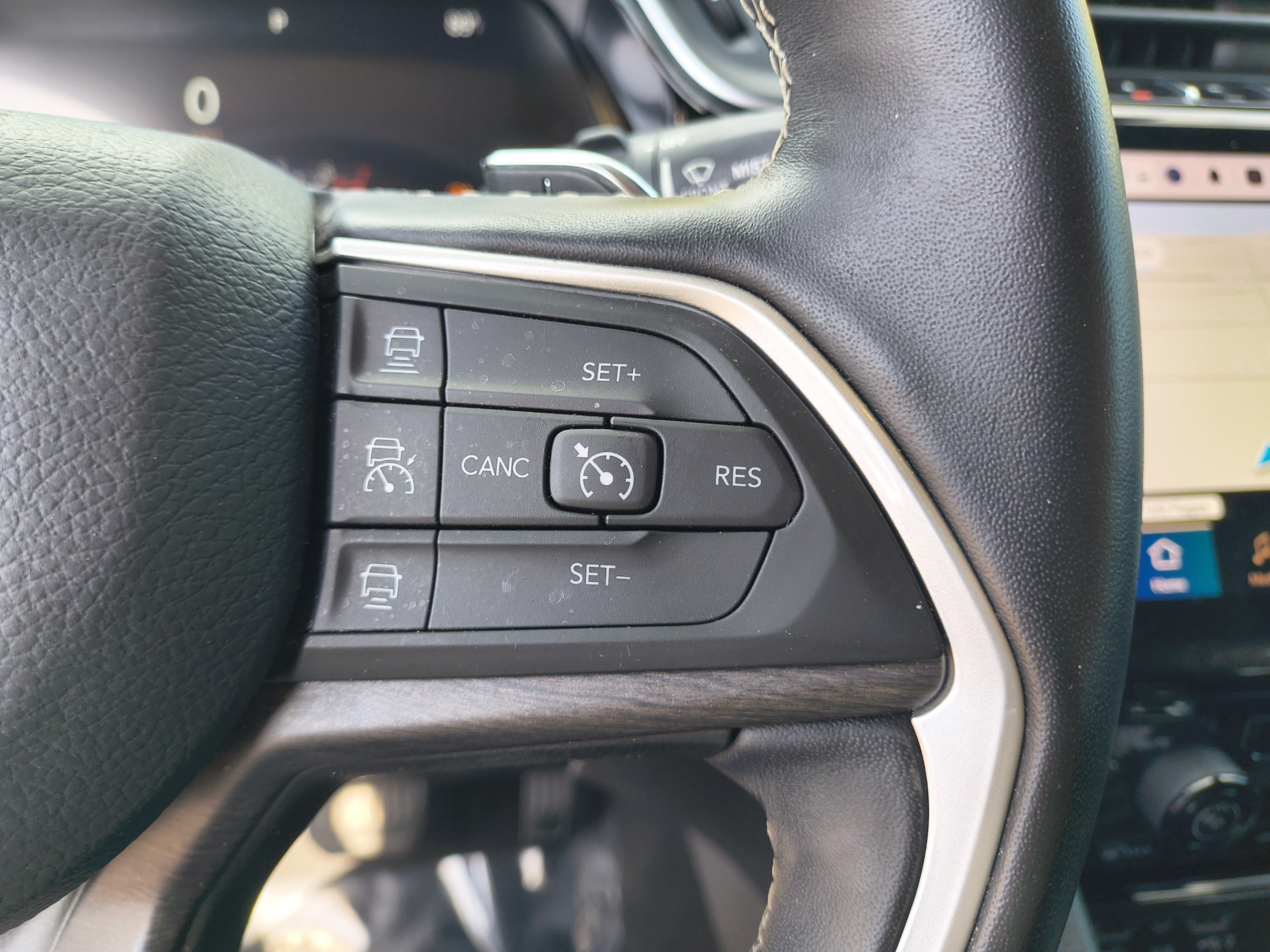 Used 2022 Jeep Grand Cherokee Limited RWD image 27