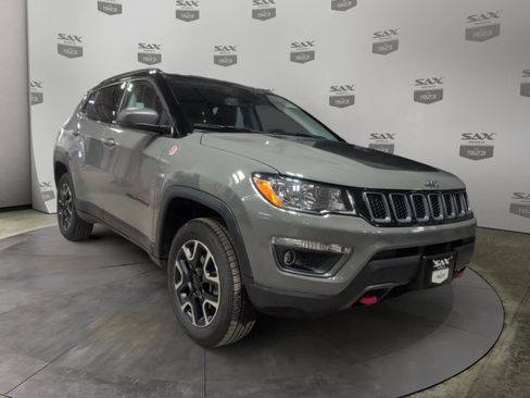Used 2019 Jeep Compass Trailhawk w/ Leather Interior Group AWD/4WD image 1