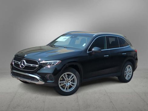 Used 2025 Mercedes-Benz GLC 300 4MATIC image 1