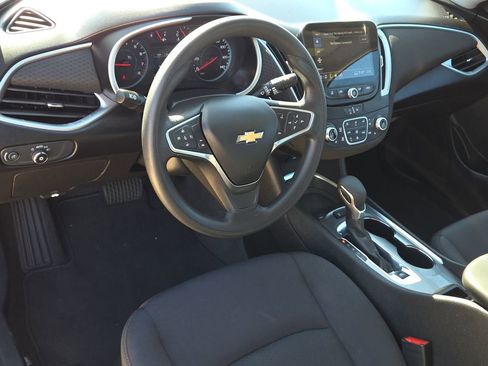 Used 2024 Chevrolet Malibu LT FWD image 17