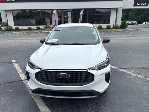 Used 2023 Ford Escape Active FWD image 8
