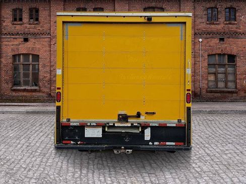 Certified 2022 Ford E-350 and Econoline 350 Super Duty RWD image 5