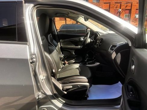 Used 2018 Jeep Compass Latitude w/ Popular Equipment Group AWD/4WD image 15