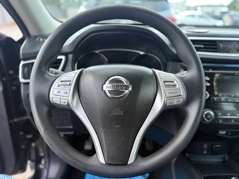Used 2015 Nissan Rogue S FWD image 24
