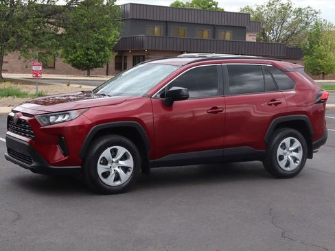 Used 2021 Toyota RAV4 LE w/ Carpet Mat Package (TMS) AWD/4WD image 10