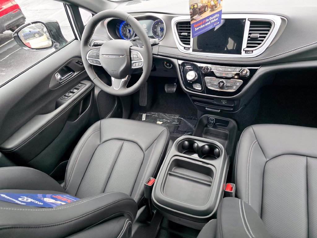 Used 2027 Chrysler Pacifica Select w/ S Appearance Package FWD image 17