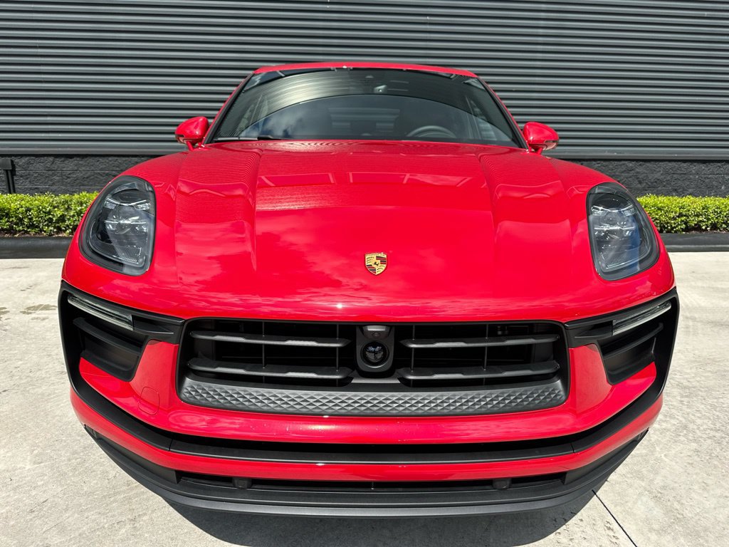 Used 2026 Porsche Macan AWD/4WD image 8