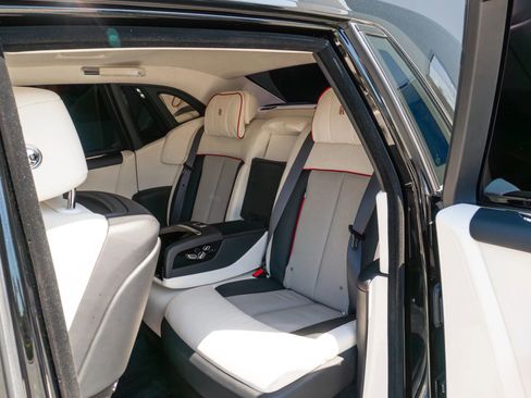 Used 2024 Rolls-Royce Phantom Sedan w/ The Phantom Package RWD image 66