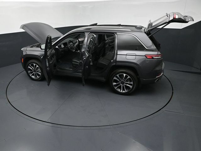 Used 2023 Jeep Grand Cherokee Overland AWD/4WD image 27