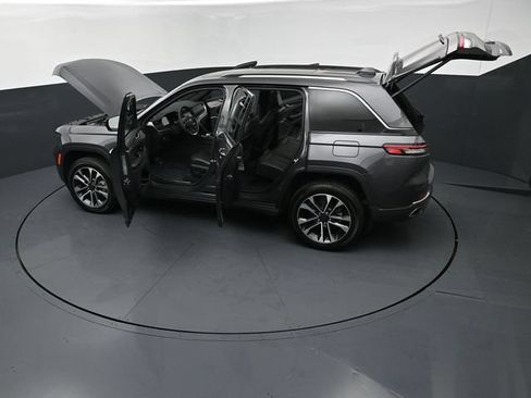 Used 2023 Jeep Grand Cherokee Overland AWD/4WD image 27