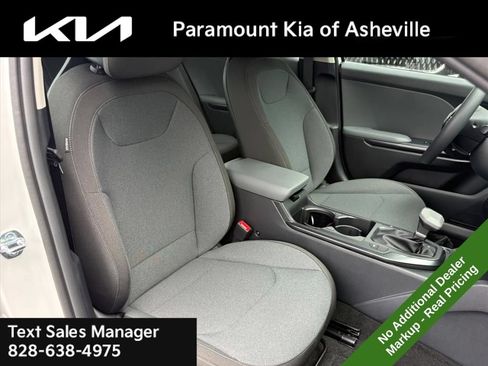 New 2026 Kia K4 FWD image 18