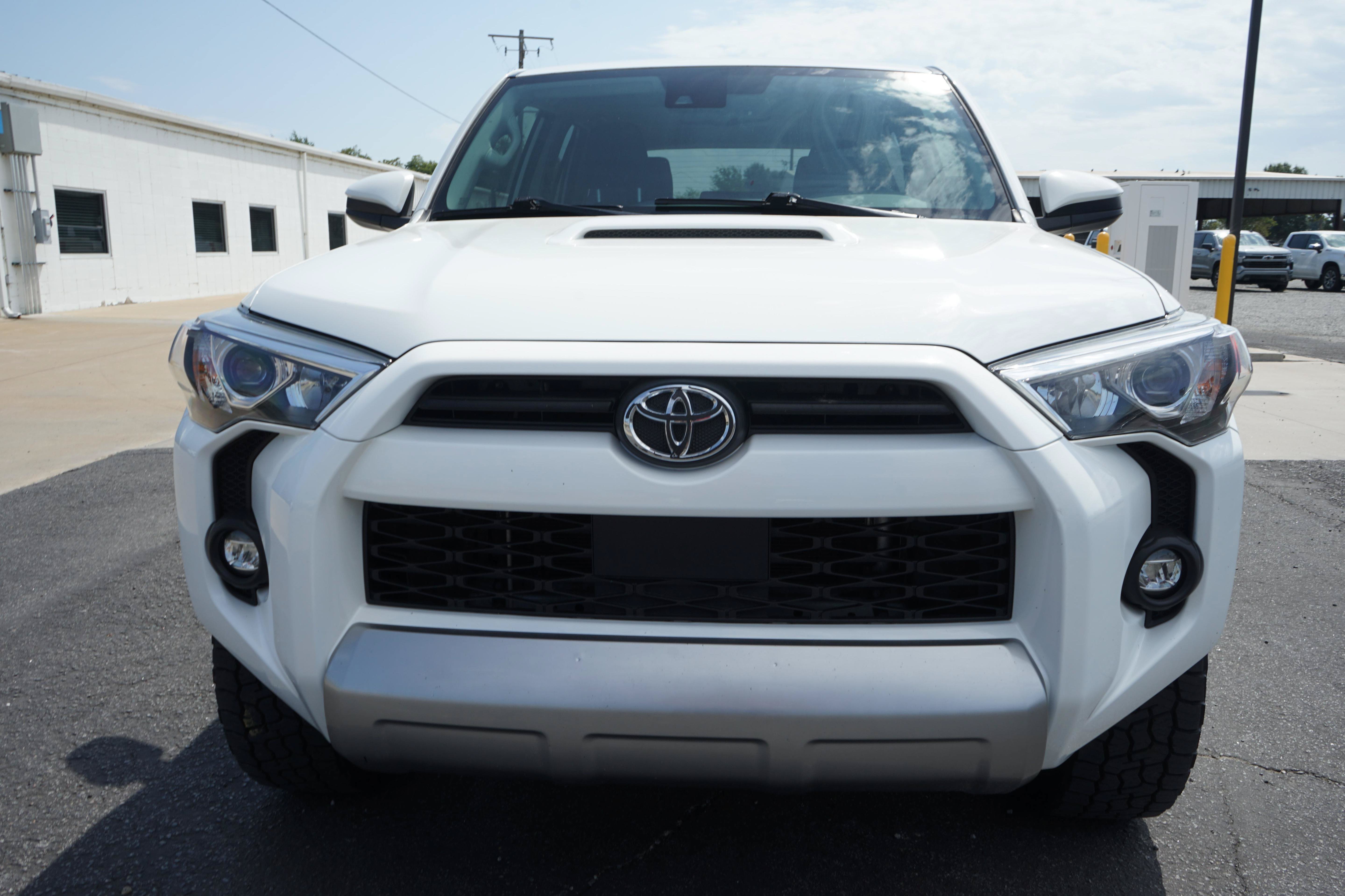 Used 2021 Toyota 4Runner TRD Off-Road AWD/4WD image 8