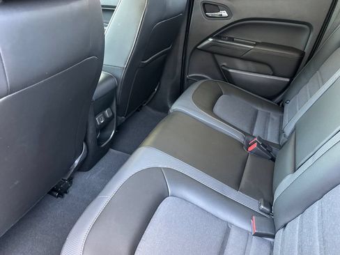 Used 2022 GMC Canyon AT4 w/ Trailering Package AWD/4WD image 5