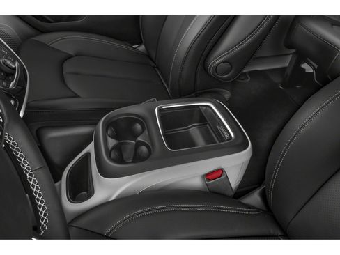 Used 2024 Chrysler Pacifica Touring-L FWD image 9