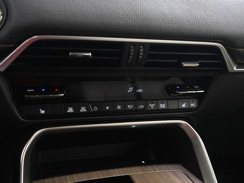 Certified 2024 MAZDA CX-90 3.3 Turbo w/ Preferred Plus image 24