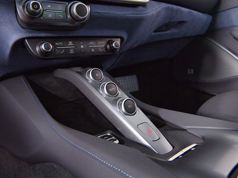 Certified 2019 Ferrari Portofino image 12