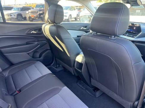 Used 2024 Chevrolet Trax LT FWD image 25