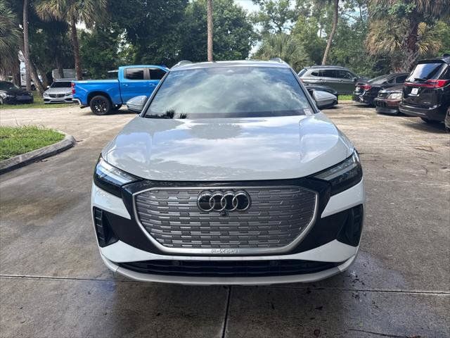 Used 2023 Audi Q4 e-tron Premium Plus w/ Premium Plus RWD image 3