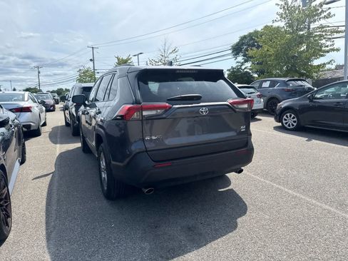 Used 2025 Toyota RAV4 XLE AWD/4WD image 8