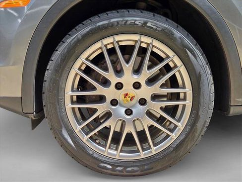 Used 2016 Porsche Cayenne AWD/4WD image 23