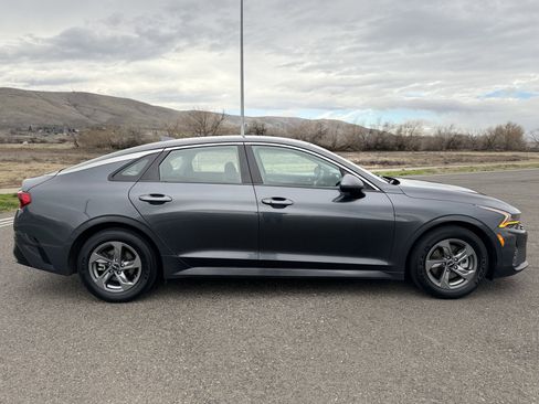 Used 2022 Kia K5 LXS FWD image 6