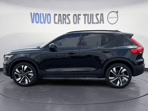 New 2025 Volvo XC40 B5 Plus w/ Climate Package image 2