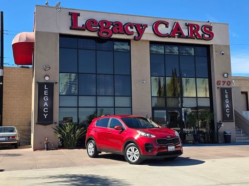 Used 2019 Kia Sportage LX image 2