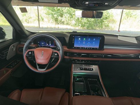 Used 2025 Lincoln Aviator Reserve w/ Equipment Group 201A AWD/4WD image 20