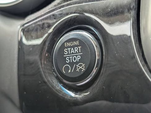 Used 2011 Jeep Grand Cherokee Laredo RWD image 23