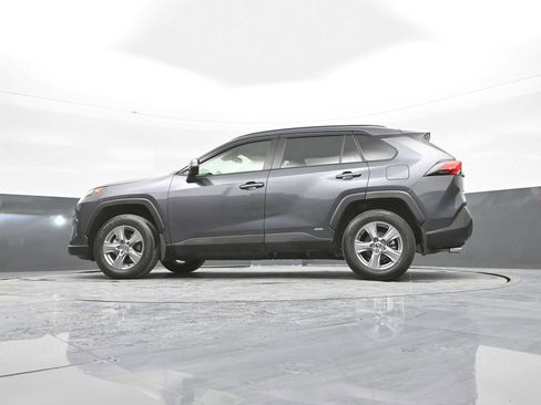 Used 2025 Toyota RAV4 XLE image 38