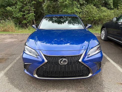 Used 2023 Lexus ES 350 F Sport w/ Accessory Package (Z1) FWD image 2