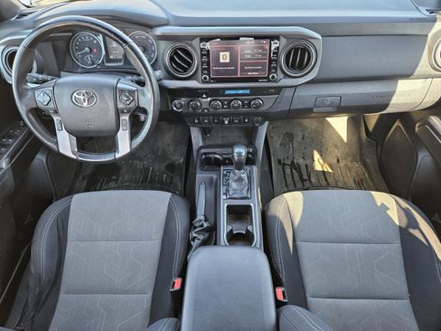 Used 2021 Toyota Tacoma TRD Off-Road w/ Technology Package AWD/4WD image 27