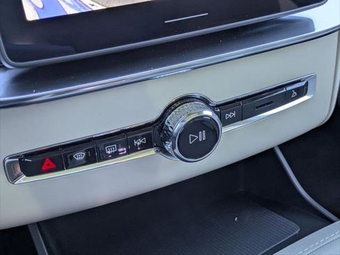 New 2026 Volvo XC90 T8 Ultra w/ Protection Package Premier image 8