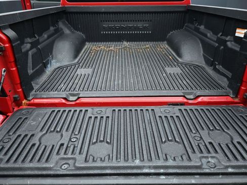 Used 2023 Nissan Frontier SV image 18