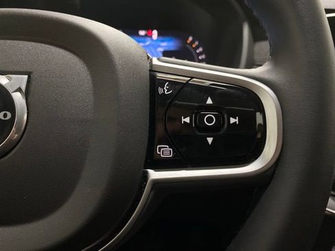 Used 2025 Volvo XC90 B6 Plus AWD/4WD image 42