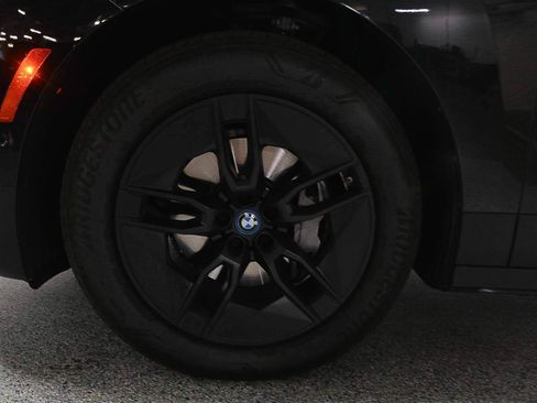 Used 2024 BMW iX xDrive50 w/ Premium Package AWD/4WD image 5