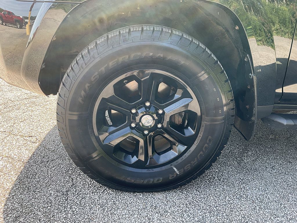 Used 2019 Toyota 4Runner SR5 Premium AWD/4WD image 15