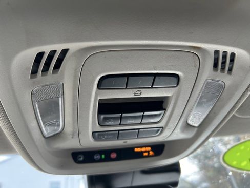 Used 2022 Buick Envision Essence w/ Technology Package I image 22