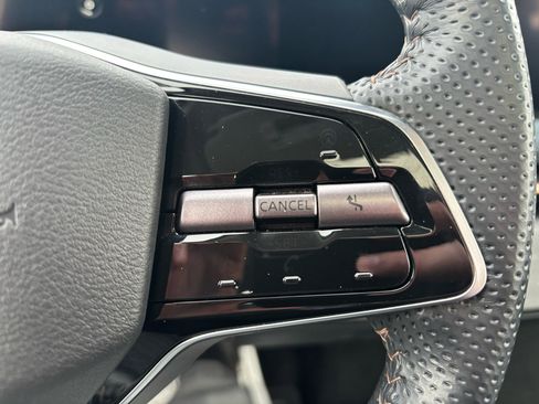 Used 2023 Nissan Ariya image 17