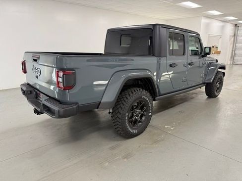 Used 2025 Jeep Gladiator Willys image 6