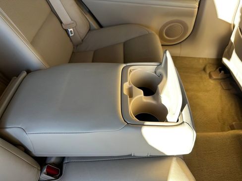 Used 2015 Lexus ES 300h image 45